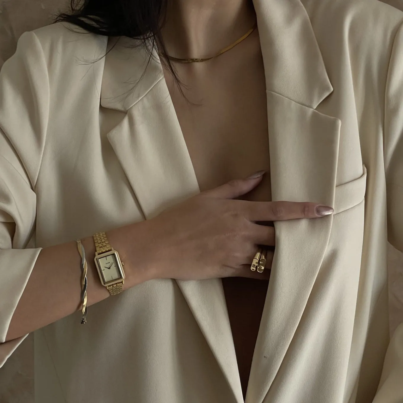 fluette_watch_steel_sand_texture_gold_gold_colour_6.webp Shop Fluette Watch Steel, Sand Texture Gold, Gold Colour Damen Uhren Gold | Fluette