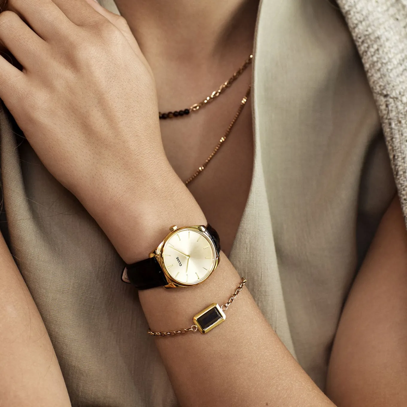 froce_petite_leather_black_alligator_gold_colour_6.webp Best Féroce Petite Leather Black Alligator, Gold Colour Damen Uhren Gold | Féroce Petite