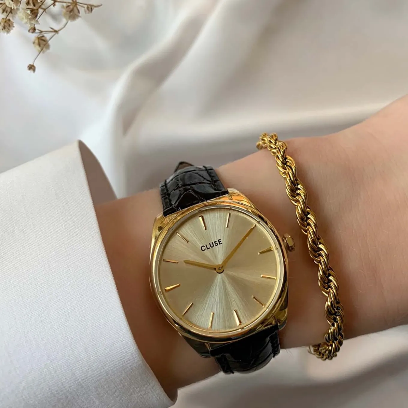 froce_petite_leather_black_alligator_gold_colour_7.webp Best Féroce Petite Leather Black Alligator, Gold Colour Damen Uhren Gold | Féroce Petite