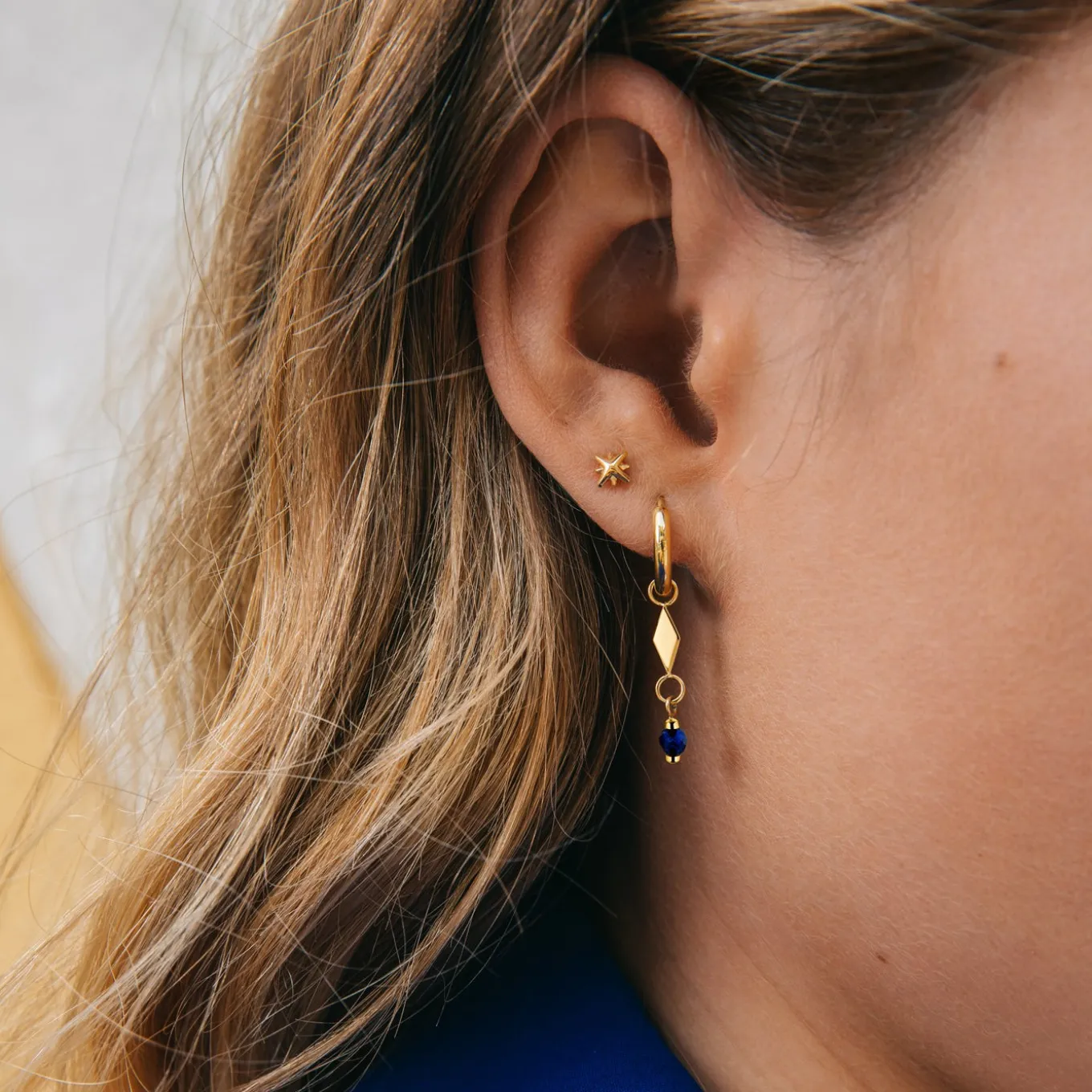 zo_star_studs_gold_colour_3.webp Best Sale Zoé Star Studs, Gold Colour Ohrringe